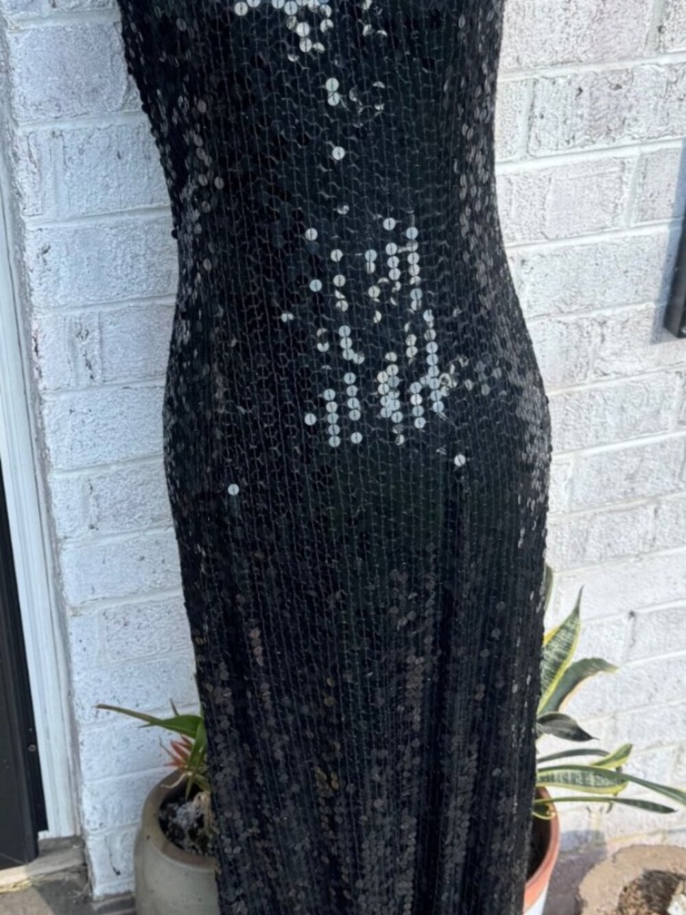 Papell Boutique Black Sequin Gown Size 8 Keyhole Back Halter Formal Evening Dres